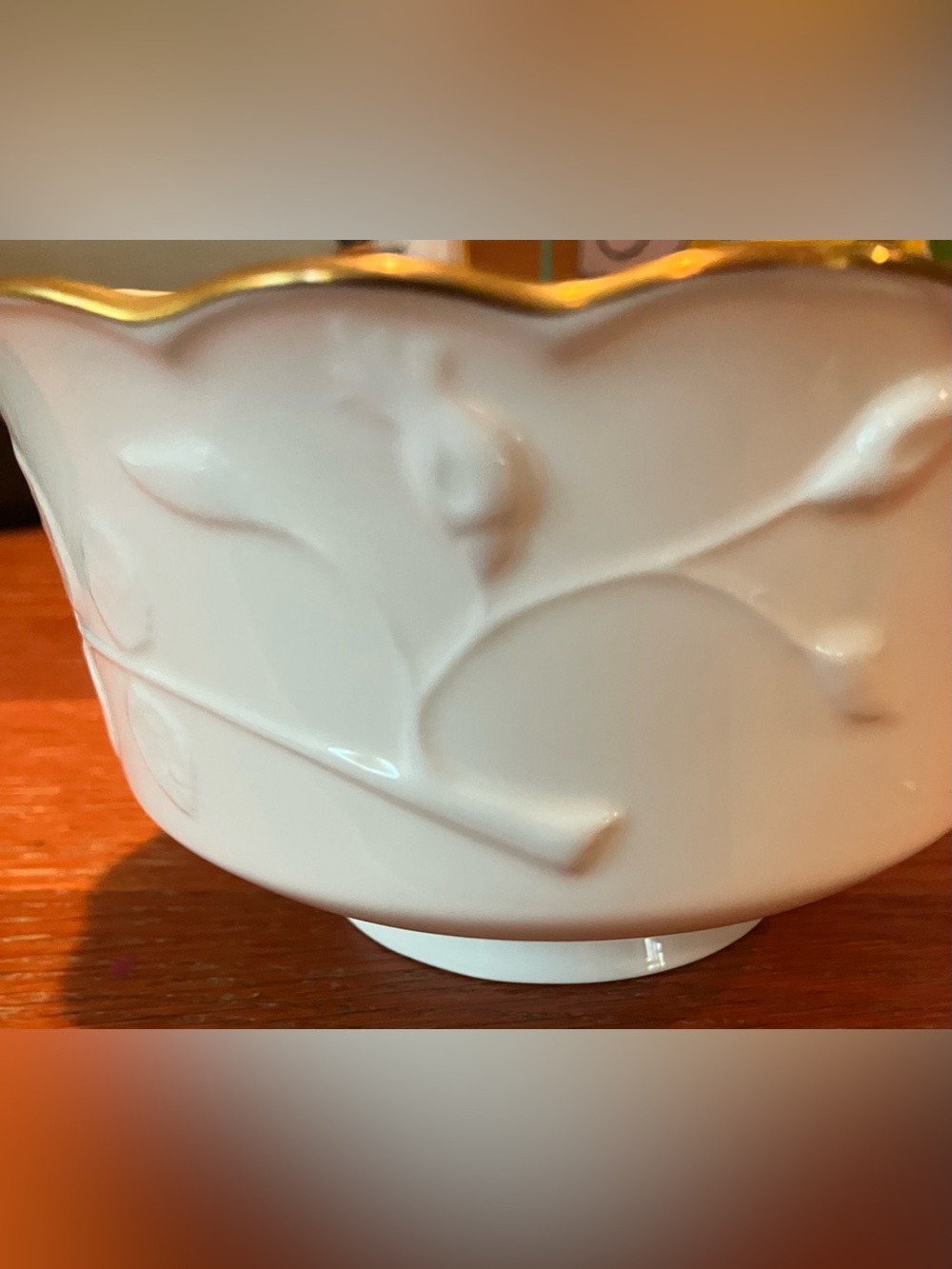 GUC Vintage 1986 Royal Worcester Blind Earl Bone China 6.5” Bowl with Gold Rim